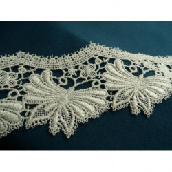 guipure motif papillon ivoire