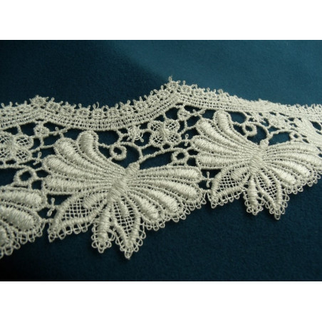 guipure motif papillon ivoire