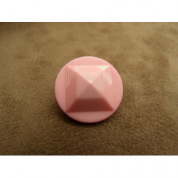 bouton acrylique rose pale à queue motif pyramide