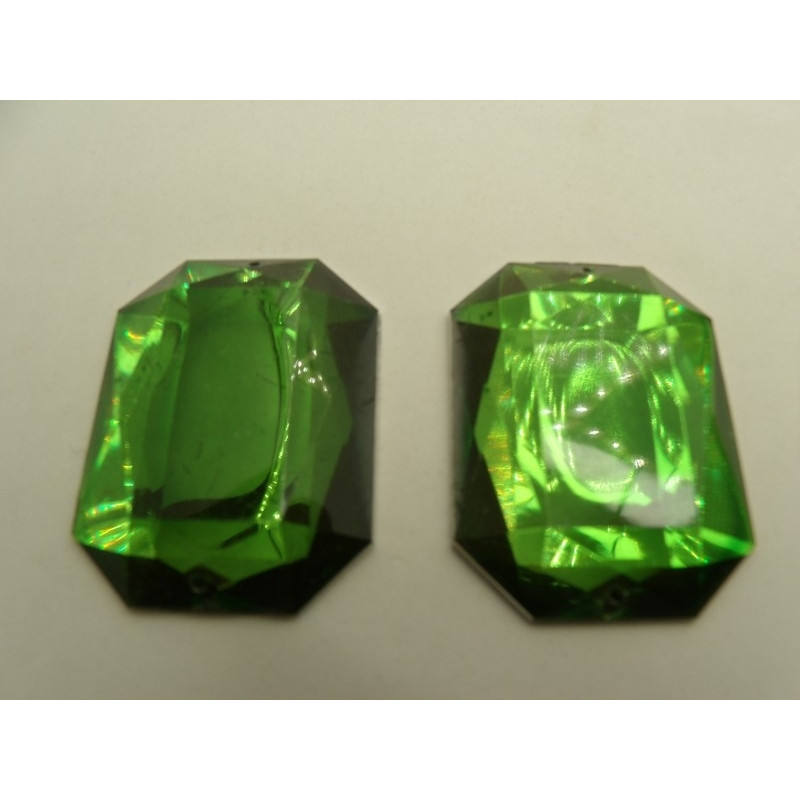 strass rectangulaire vert