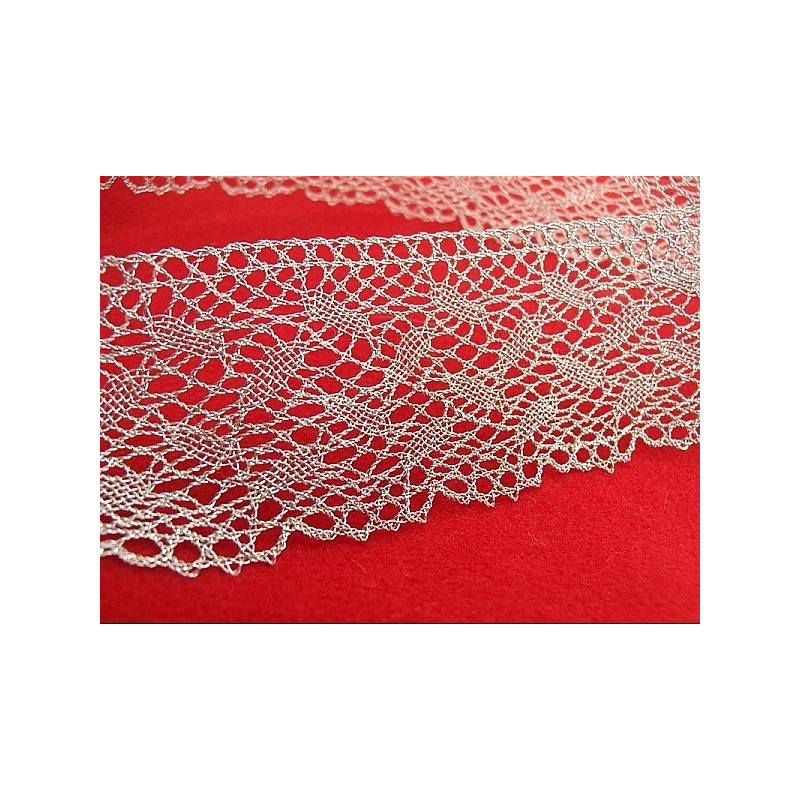 broderie fil métallique argenté
