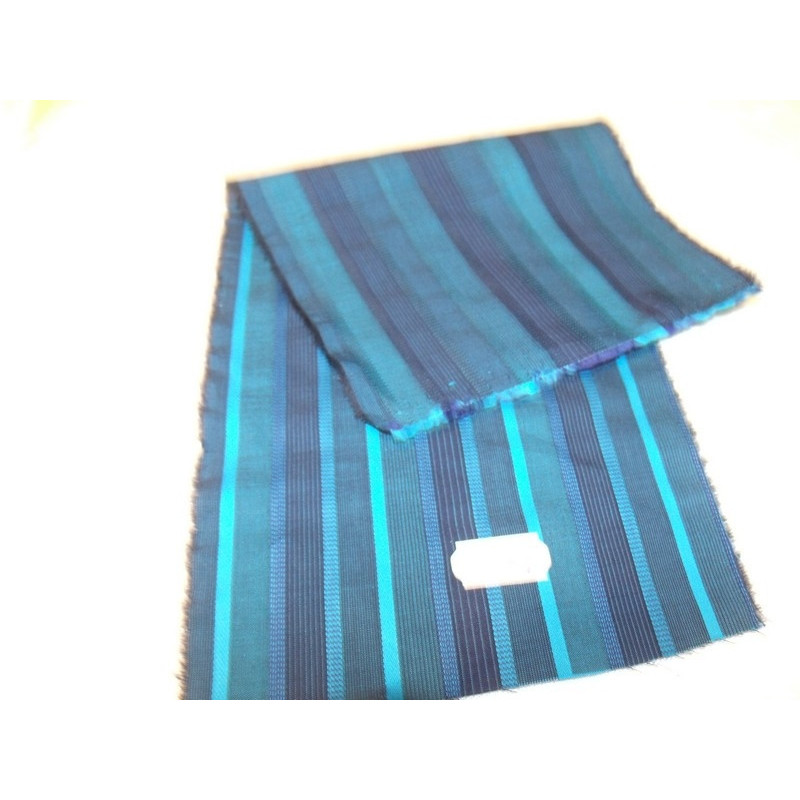 tissu coton uni à raillure bleu