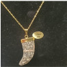 Collier avec chainette métal doré motif corne en pierre naturelle leopard skin