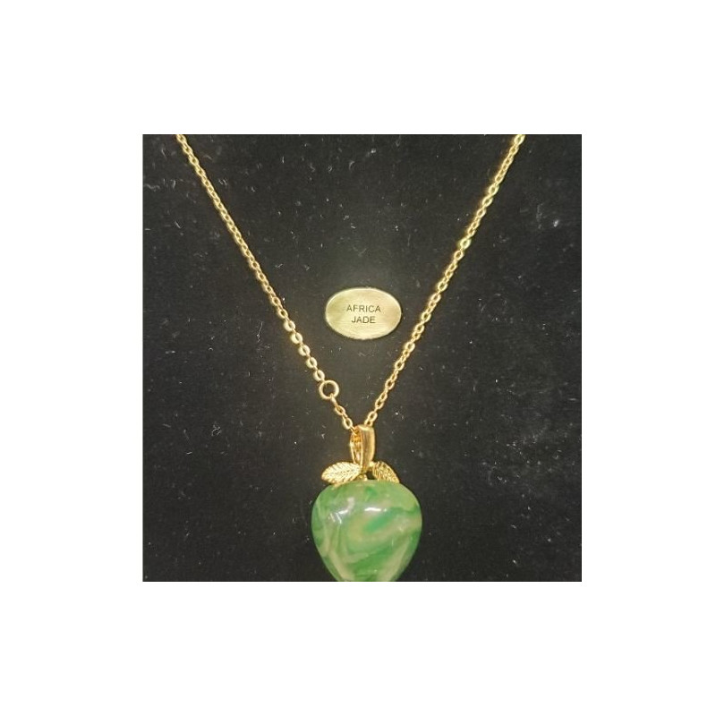 Collier avec chainette métal doré motif pomme en pierre naturelle africa jade