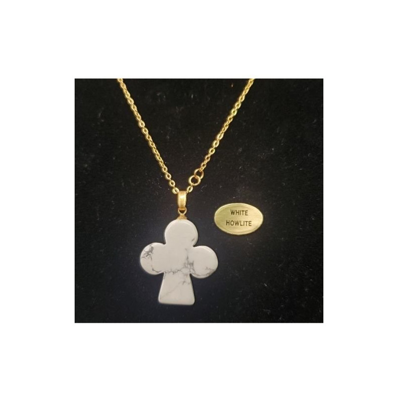 Collier avec chainette métal doré motif trefle en pierre naturelle white howlite