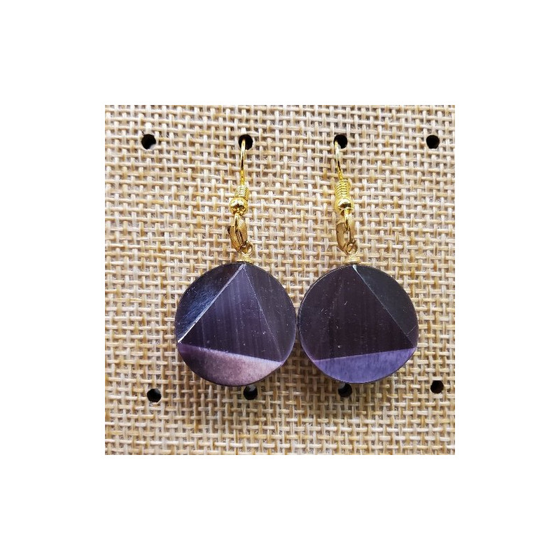 paire de boucle d'oreille en triangle dans un cercle symbole de force violet