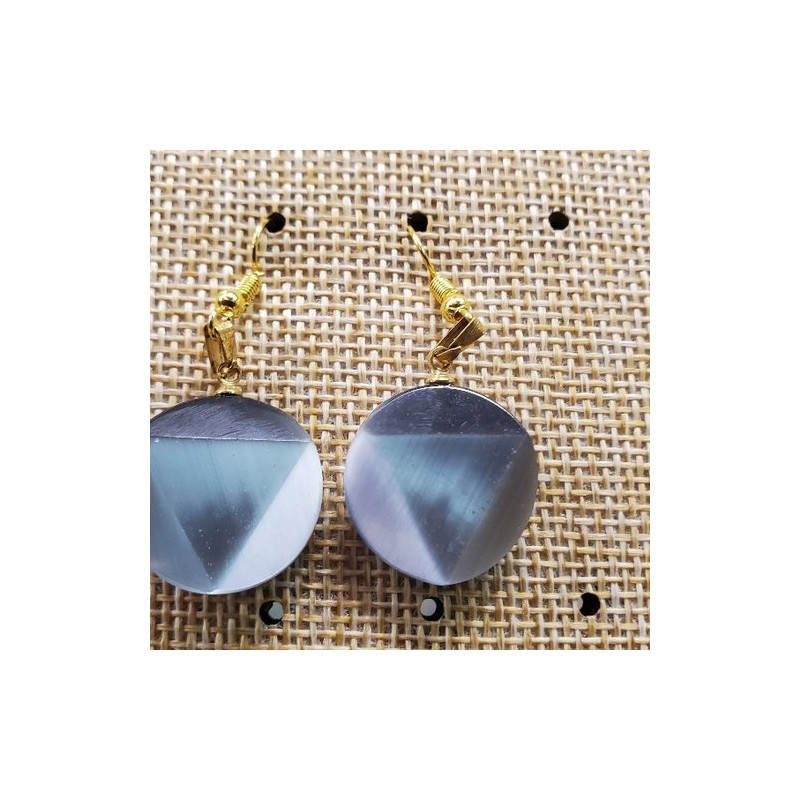 Paire de boucle d'oreille en triangle dans un cercle symbole de force gris antracide