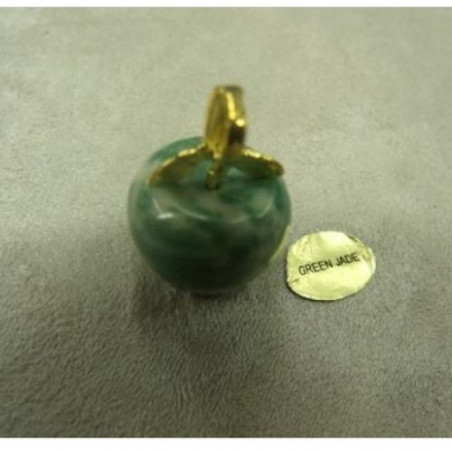 PENDENTIF MOTIF POMME- GREEN JADE ,HAUTEUR: 2,5 cm / DIAMETRE: 1,5 cm