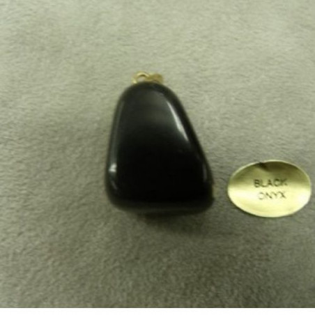 PENDENTIF MOTIF PIERRE- BLACK ONYX ,HAUTEUR: 2 cm / LARGEUR 1,5 cm / EPAISSEUR: 1,5 cm