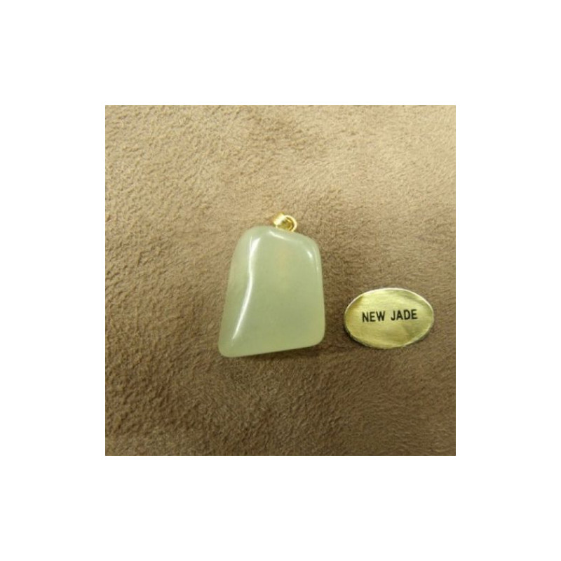 PENDENTIF MOTIF PIERRE- NEW JADE ,HAUTEUR: 2 cm / LARGEUR 1,5 cm / EPAISSEUR: 1,5 cm