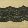 DENTELLE DE CALAIS noire motif : dentelée coquillage 7 cm