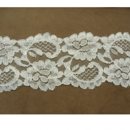 DENTELLE DE CALAIS blanche surbrodée motif floral 9 cm