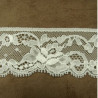 DENTELLE DE CALAIS écru  stretch motif FLEURS dentelée sur une bordure 4 cm