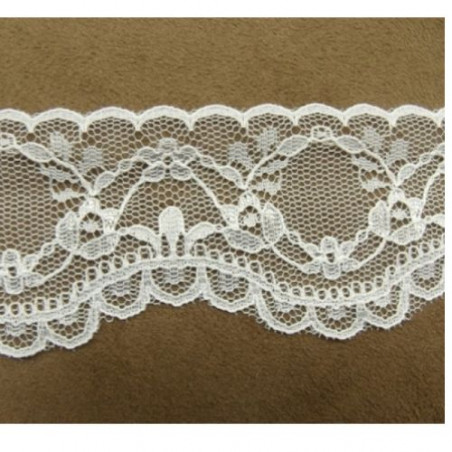 DENTELLE DE CALAIS brodée sur tulle blanche   4.5 cm