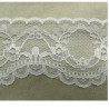 DENTELLE DE CALAIS brodée sur tulle blanche   4.5 cm
