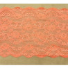 DENTELLE DE CALAIS rose saumoné motif floral dentelé sur les 2 bordures 18 cm