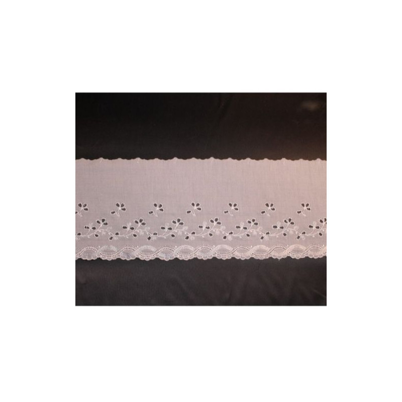 Dentelle blanche brodée  Élasthanne modèle broderie anglaise 16 cm