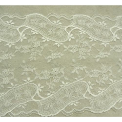 DENTELLE DE CALAIS IVOIRE motif fleurs et bordure festonnée 17 cm