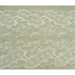 DENTELLE DE CALAIS IVOIRE motif fleurs et bordure festonnée 17 cm