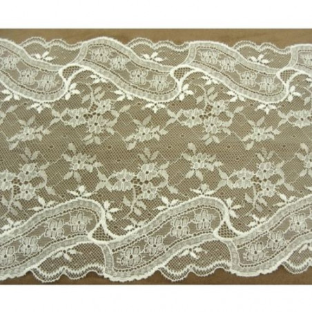 DENTELLE DE CALAIS IVOIRE motif fleurs et bordure festonnée 17 cm