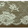 DENTELLE DE CALAIS stretch écru Fine et vaporeuse dentellé sur les deux bordures theme roses 20 cm