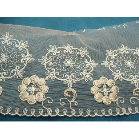 dentelle brodée sur tulle 14 cm dentelle brodée sur tulle 14 cm