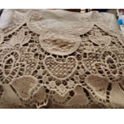 dentelle lainage brodée sur...