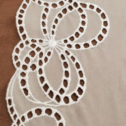 dentelle de calais blanche 19 cm