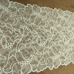 dentelle de calais leavers blanche18 cm