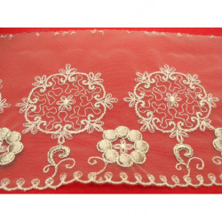 dentelle brodée sur tulle 14 cm
