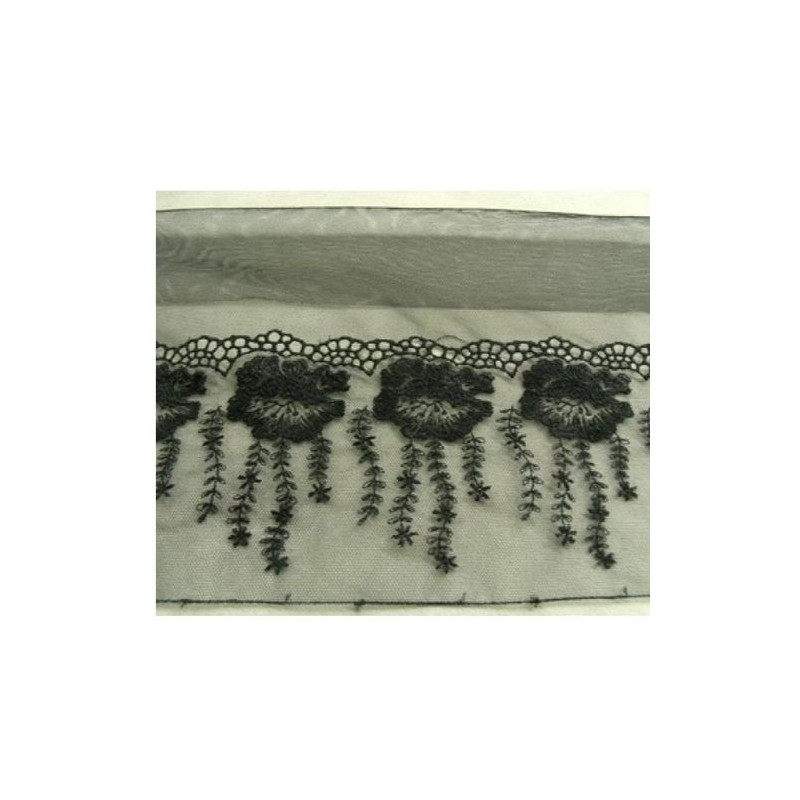 dentelle de calais noire brodée sur tulle 20 cm/ hauteur de broderie 10 cm