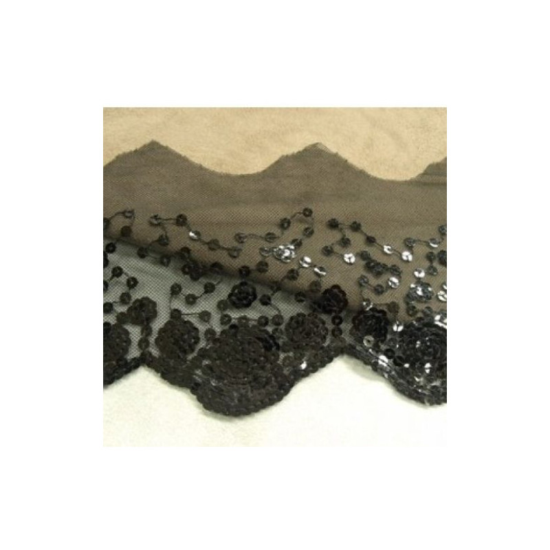 DENTELLE DE CALAIS brodée sur sequin noire 13 cm