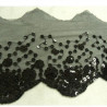 DENTELLE DE CALAIS brodée sur sequin noire 13 cm