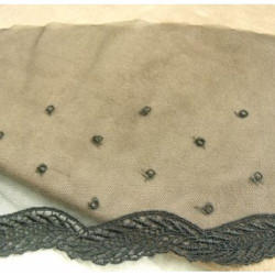 DENTELLE de calais sur maille noire 13 cm