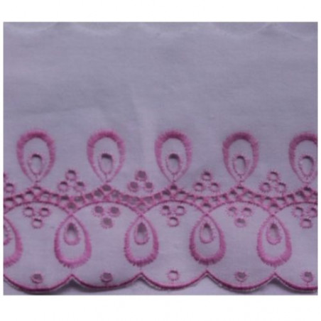 broderie anglaise rose de très belle qualité,10.50 cm