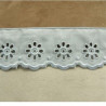 BRODERIE ANGLAISE COTON  bleu ciel 4 cm /hauteur de broderie 2,5 cm