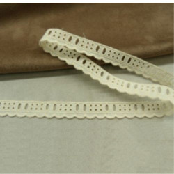 BRODERIE ANGLAISE  VINTAGE écru 1.5 cm