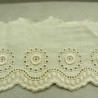 BRODERIE ANGLAISE VINTAGE écru 5.5 cm /hauteur de broderie 3.5 cm