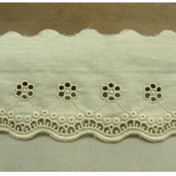BRODERIE ANGLAISE VINTAGE COTON écru 6 cm/hauteur de broderie:3.5 cm