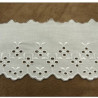 BRODERIE ANGLAISE COTON blanche 7 cm /hauteur de broderie  4,5 cm