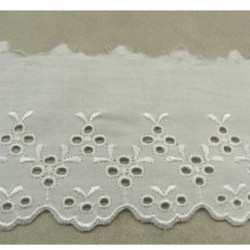 BRODERIE ANGLAISE COTON blanche 7 cm /hauteur de broderie  4,5 cm