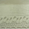 BRODERIE COTON CREME brodée sur velours 16 cm /hauteur de broderie  6 cm