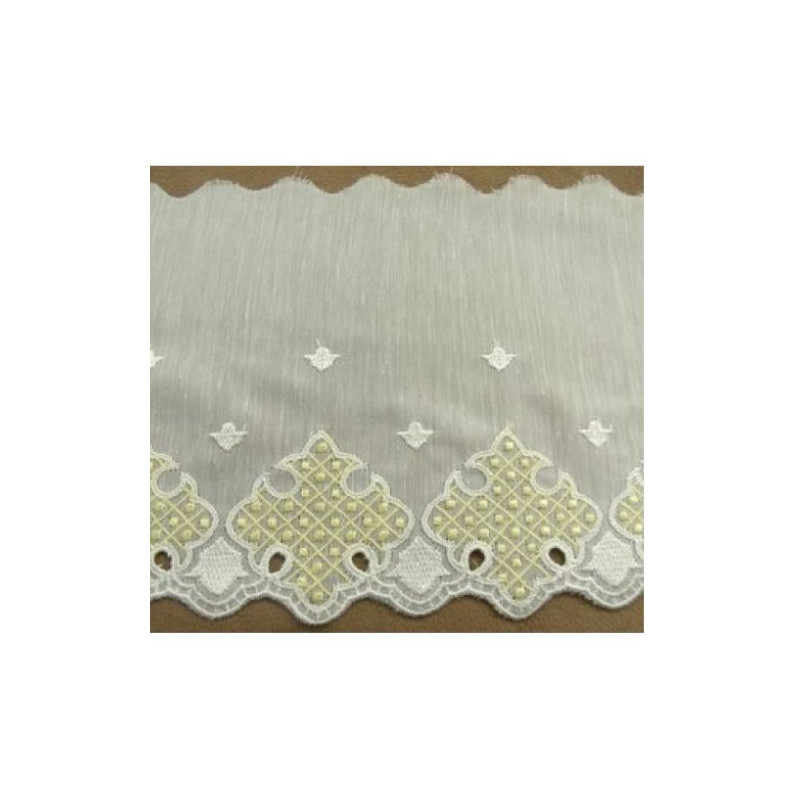 BRODERIE JAUNE  sur voile de coton sur fond blanc  15 cm /hauteur de broderie 7 cm