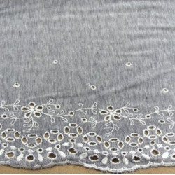 BRODERIE BLEU sur jersey de coton  14 cm /hauteur de broderie 7 cm brodé blanc