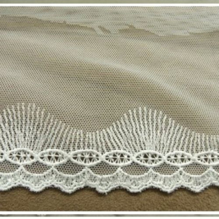 BRODERIE COTON sur tulle blanche 10 cm /hauteur de broderie 4 cm