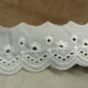 BRODERIE ANGLAISE COTON blanche 4 cm /hauteur de broderie: 3 cm