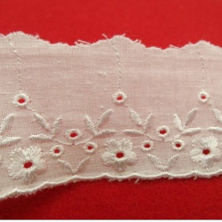 BRODERIE ANGLAISE coton blanche  4 cm