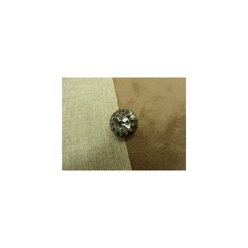 bouton strass gris