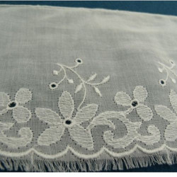 BRODERIE coton blanche 10 cm