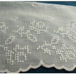 broderie sur voile de coton...